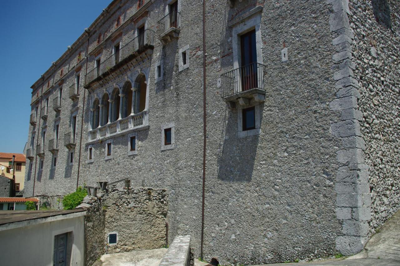 Le Due Lanterne Hotel Aieta Exterior photo