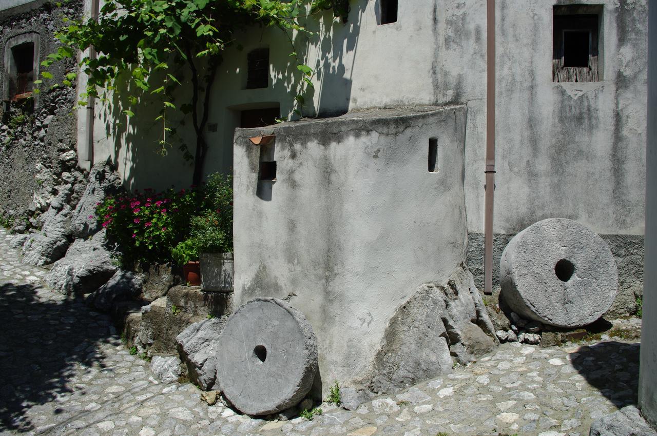 Le Due Lanterne Hotel Aieta Exterior photo